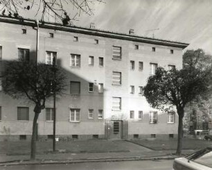 Wurzen, Theodor-Uhlig-Straße 4/6. Doppelwohnhaus (1920/1930). Ansicht von Nummer 4