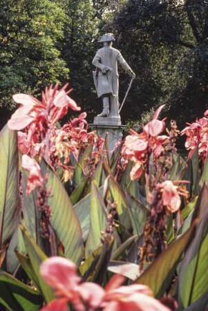Statue von Friedrich II. im Schlosspark Sanssouci in Potsdam