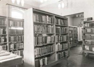 Zella-Mehlis, Stadtbibliothek, Inneres, Ausleihraum