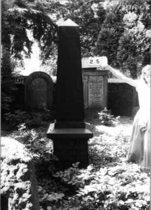 Grabstein 25