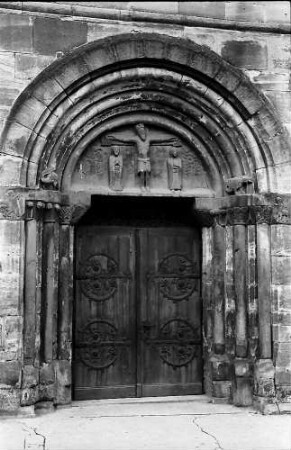 Schwäbisch Gmünd: Romanisches Portal der Johanniskirche