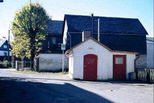 Backhaus in der Dorfmitte, funktionstüchtig, Jahreszahl 1841