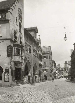 Lindau, Blick über die Maximilianstraße : Lindau. Maximilianstraße (Hauptstraße) mit Brotlauben. Blick nach Osten