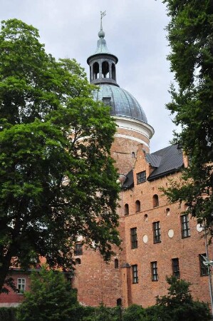 Mariefred - Aussenansicht von Schloss Gripsholm : Aussenansicht des Schlosses Gripsholm, aufgenommen am 22. Juli 2012 in Mariefred