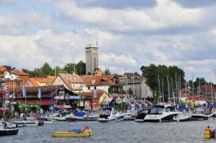 Touristisches Zentrum in Masuren : Die Stadt ist der touristische Mittelpunkt Masurens mit moderner Infrastruktur im Zentrum. Aufgenommen am 11. Juli 2009 in Mikolajki (Nikolaiken)
