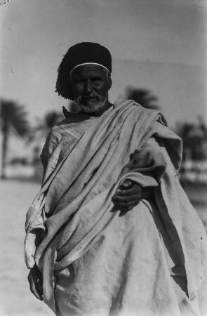Berber. Portrait eines Mannes in traditionell libyscher Kleidung