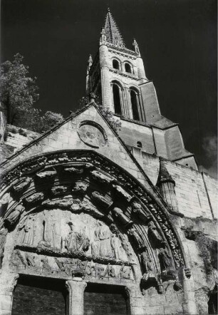 Detail der hochgotischen Felskirche 14. Jahrh