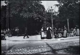 Zürich. Straße mit Marktständen