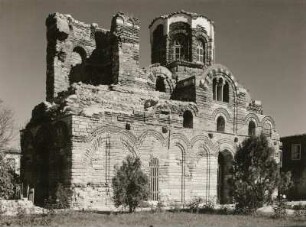 Bulgarien. Nessebar. Christus Pantokrator Kirche, Äußeres von Südwest, errichtet im 13./14. Jahrhundert. Aufnahme während der Restaurierung