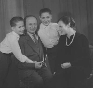 Familienporträt des Kammermusikers Prof. Willibald Roth