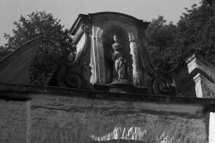 Altenberg: Madonnentürmchen auf dem Tor