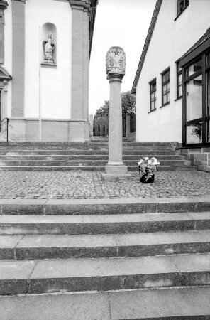 Kath. Pfarrkirche Mariä Himmelfahrt (Kirche); Burghaun, Marktplatz 5