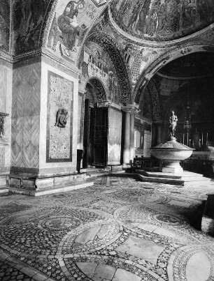 Venedig. Markusdom (Basilica di San Marco) (976-1094). Baptisterium