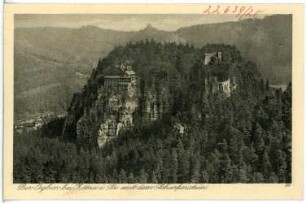 Oybin. Berg Oybin mit dem Scharfenstein