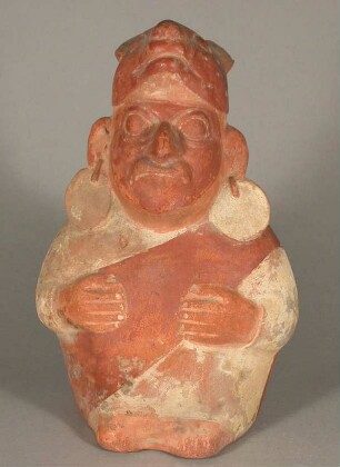 Stehende anthropomorphe Figur
