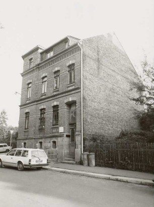 Markneukirchen, Wohnhaus : Markneukirchen (Vogtlandkreis), Wohnhaus, Lutherplatz 6, um 1890, Straßenansicht