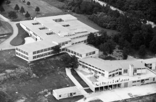 Luftaufnahmen des HfG-Gebäudes mit Fort Oberer Kuhberg