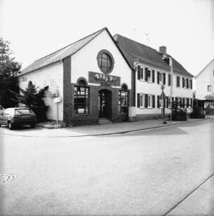 Ehem. ev. Betsaal und Pfarrhaus; Oestrich-Winkel, Rheingaustraße 21