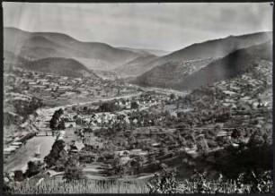 Gernsbach, Blick von Schloss Eberstein nach Süden auf Obertsrot, Hilpertsau und das Murgtal