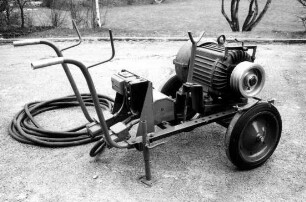 E-Motor auf fahrbarer Wippe