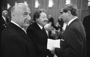 Hauptversammlung der Deutschen Pharmazeutischen Gesellschaft in Karlsruhe mit einem Vortrag des Nobel-Preisträgers Professor Dr. E.B. Chain.