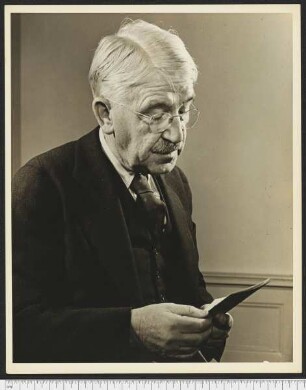 Porträtaufnahme John Dewey