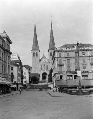 Blick zur Kirche St. Leodegar
