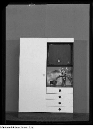 Garderobenschrank
