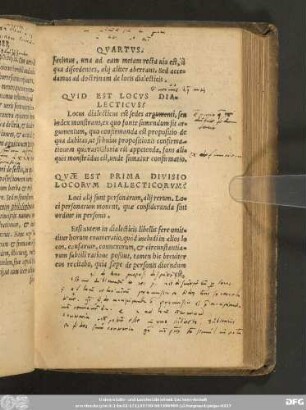 Quae Est Prima Divisio Locorum Dialecticorum?