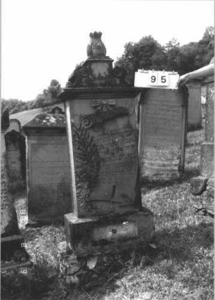Grabstein 95