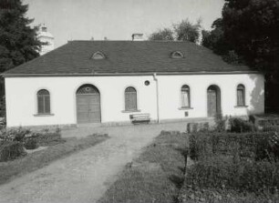 Lößnitz, Totenhalle : Lößnitz (Kreis Aue), Totenhalle, 19. Jahrhundert, Eingangsseite