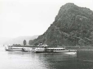 Raddampfer GOETHE vor der Loreley