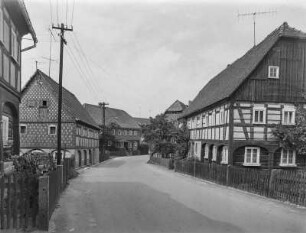 Obercunnersdorf. Blick auf die Dorfstraße