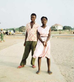 Junges Paar, Accra : Accra (Ghana). Junges Paar, 8. Februar 1959