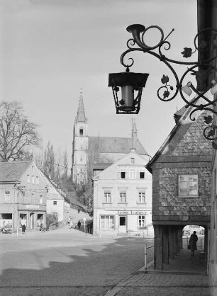Obermarkt in Schirgiswalde : Schirgiswalde. Obermarkt gegen Pfarrkirche St. Mariä Himmelfahrt