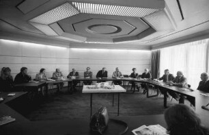 Freiburg: Oberpostdirektion; Berliner Allee; Pressekonferenz im Sitzungssaal