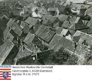 Zwingenberg an der Bergstraße, Blick über die Häuserdächer von der Kirche aus