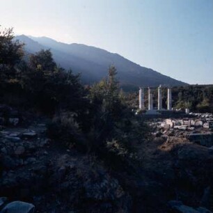 Samothrake, Heiligtum der Großen Götter, Mysterienhaus Hierón. Das Hierón vorm Fengari-Massiv