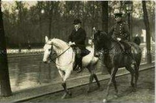 Reichskanzler Bülow bei einem Ausritt im Tiergarten