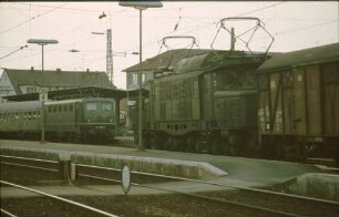 Schorndorf Lok 141 026 N Schorndorf-AA Bnb-Wagen Lok 194 070 Güterzug Bahnsteig