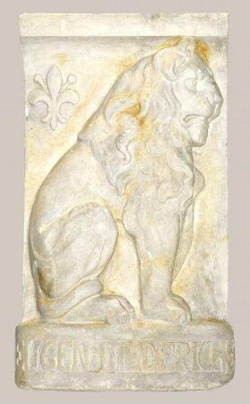 Relief eines sitzenden Löwens