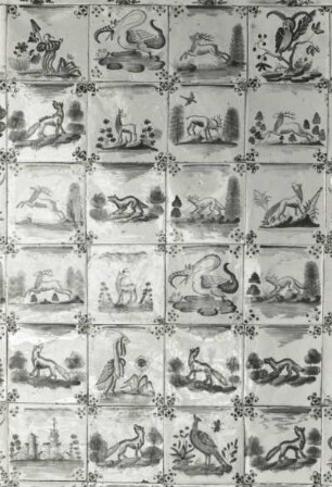 Delfter Fliesen mit Tier-, Genre und chinoisierenden Darstellungen. 1. Hälfte 18. Jahrhunderts. Seußlitz, Gartenpavillon des Schlosses