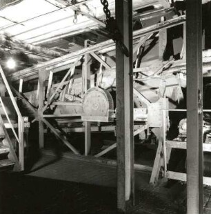 Senftenberg-Reppist. VE Braunkohlenkombinat Senftenberg, Brikettfabrik-Morgenrot (1871). Doppelschwingsiebmaschine zur Vorabsiebung in der Rohkohleaufbereitung (14 kw, 150t/h, 1928; Karlsruhe AG)