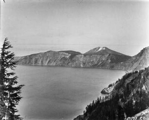 Der Crater Lake : Der in einem Vulkankrater entstandene Crater Lake.