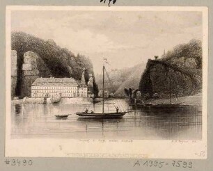 Das Elbtal mit Herrnskretschen (Hřensko, Tschechien) in der Böhmischen Schweiz nach Nordosten, mit dem Herrenhaus (Hotel, Gasthof) und der Mündung der Kamnitz