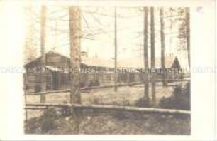 Soldatenheim und Offizierskasino im Wald