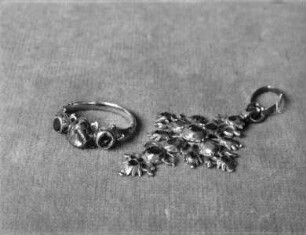Ring mit Akanthusblattverzierung