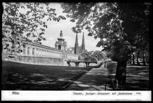 Dresden, Zwinger, Kronentor mit Sophienkirche