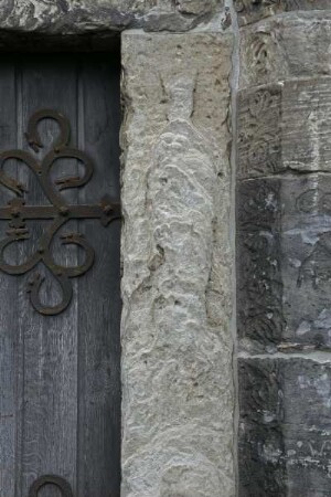 Burgkapelle Heiligkreuz — Nordportal — Relief