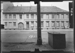 Neuruppin, Wichmannstraße. Wohnhaus. Straßenfront